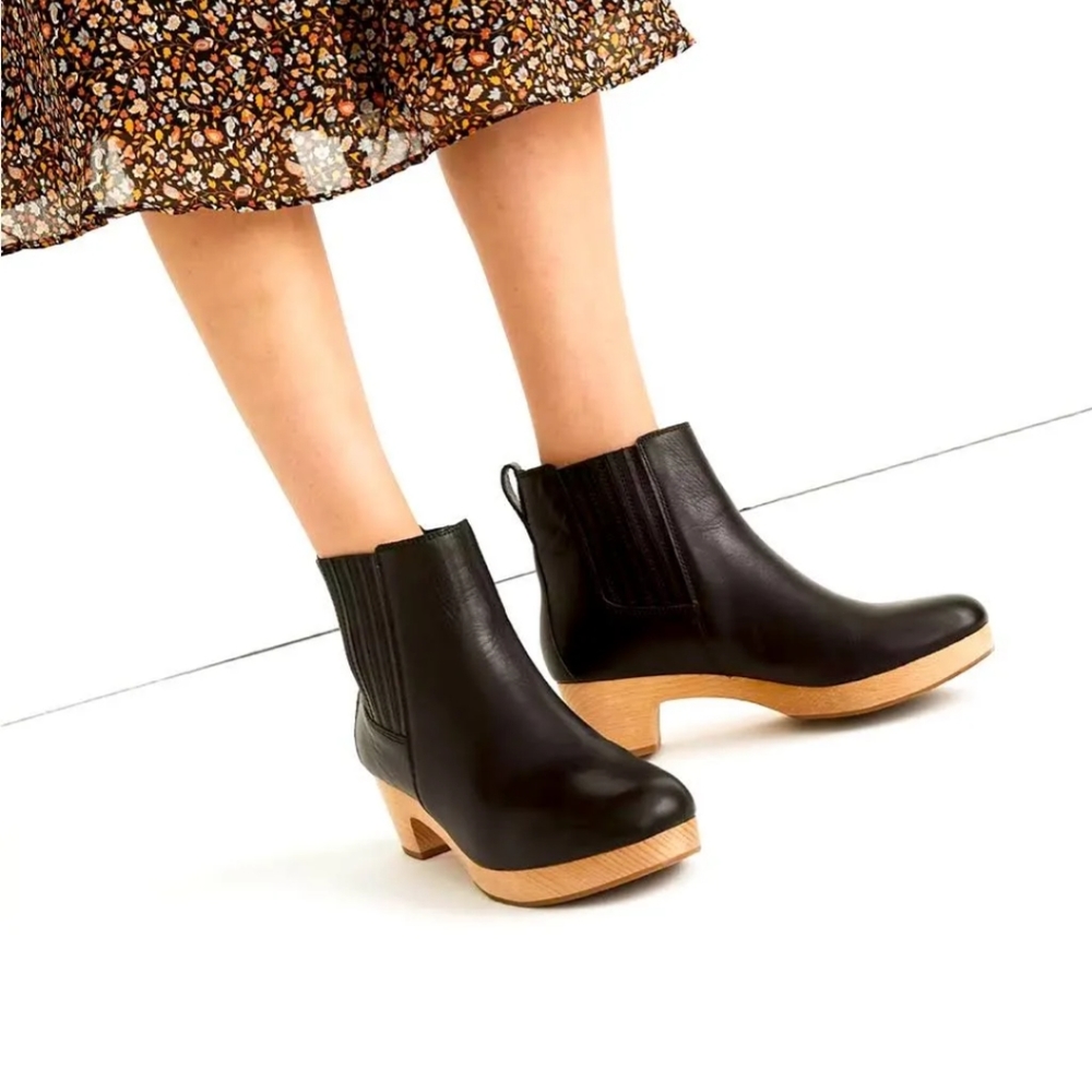 Madewell The Clog Boot in Leather, Black size 6.5